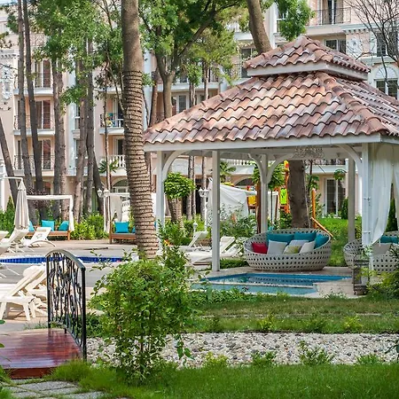 Venera & Anastasia Palace Apartman Napospart