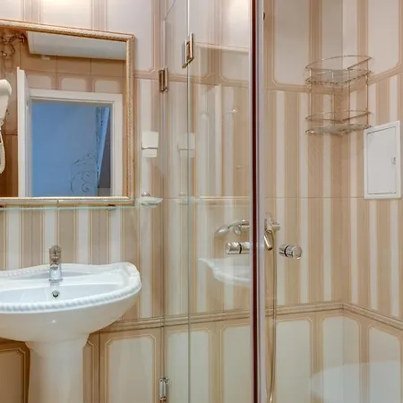 Venera & Anastasia Palace Apartman Napospart