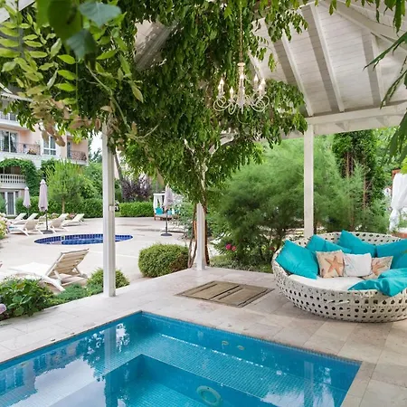 Venera & Anastasia Palace Апартаменты