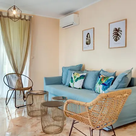 Venera & Anastasia Palace * サニービーチ