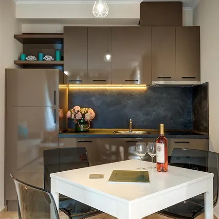 Venera & Anastasia Palace アパート サニービーチ